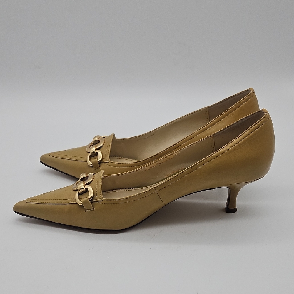 AK Anne Klein Kitten Heel